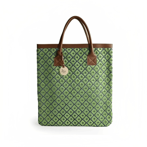 wholesale luxury fabric or straw bags for women made in Italy